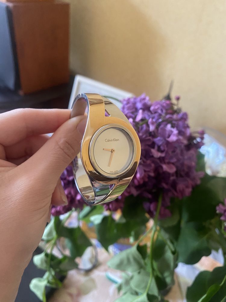 Женские часы Calvin Klein, размер М