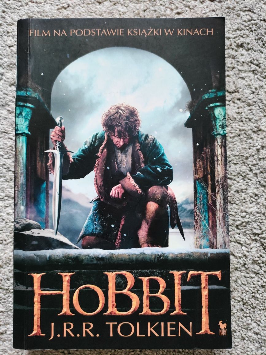 J.R.R. Tolkien - "Hobbit czyli tam i z powrotem"