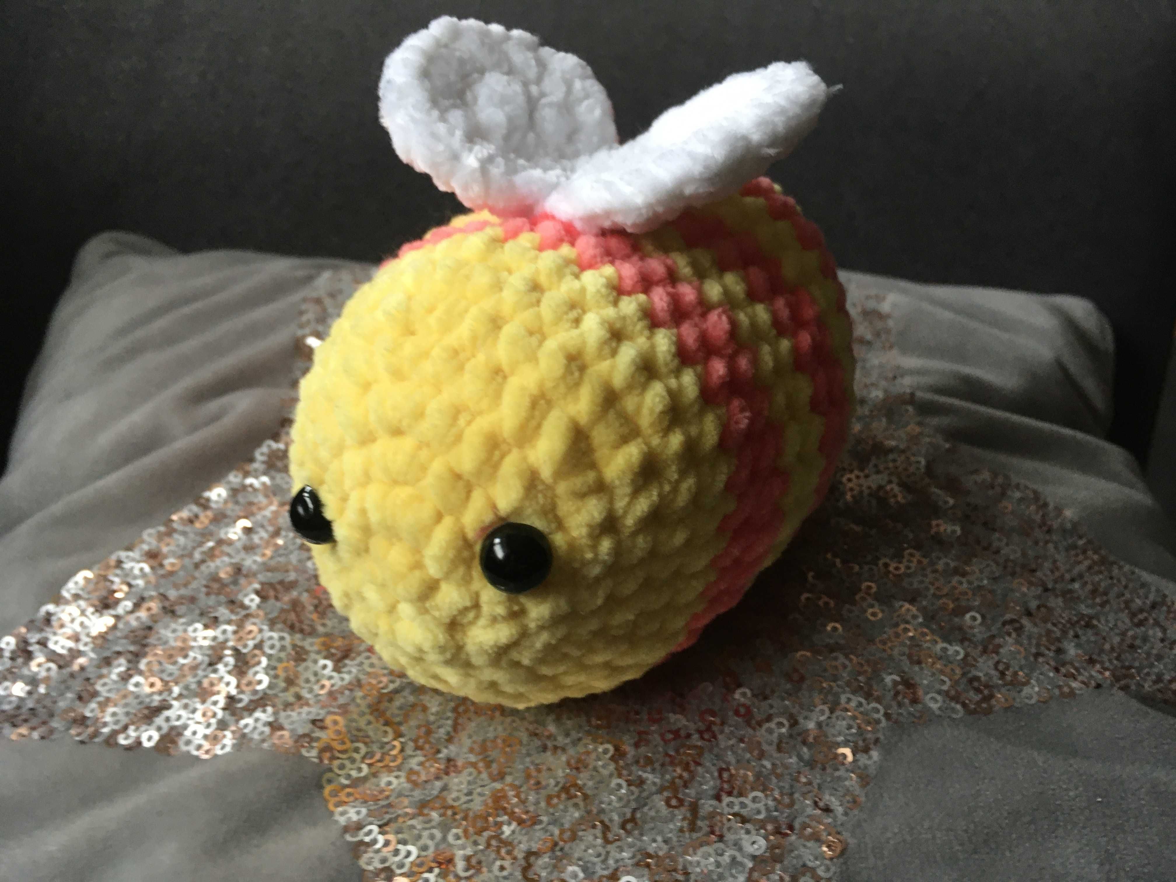 Ręcznie robiona pszczółka / pszczoła / maskotka / amigurumi