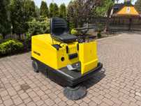 Zamiatarka samojezdna KARCHER KMR 1200 / tylko 90 godzin przepracowane