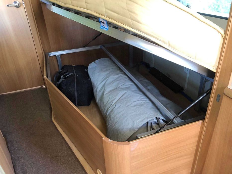 caravana Swift de eixo duplo