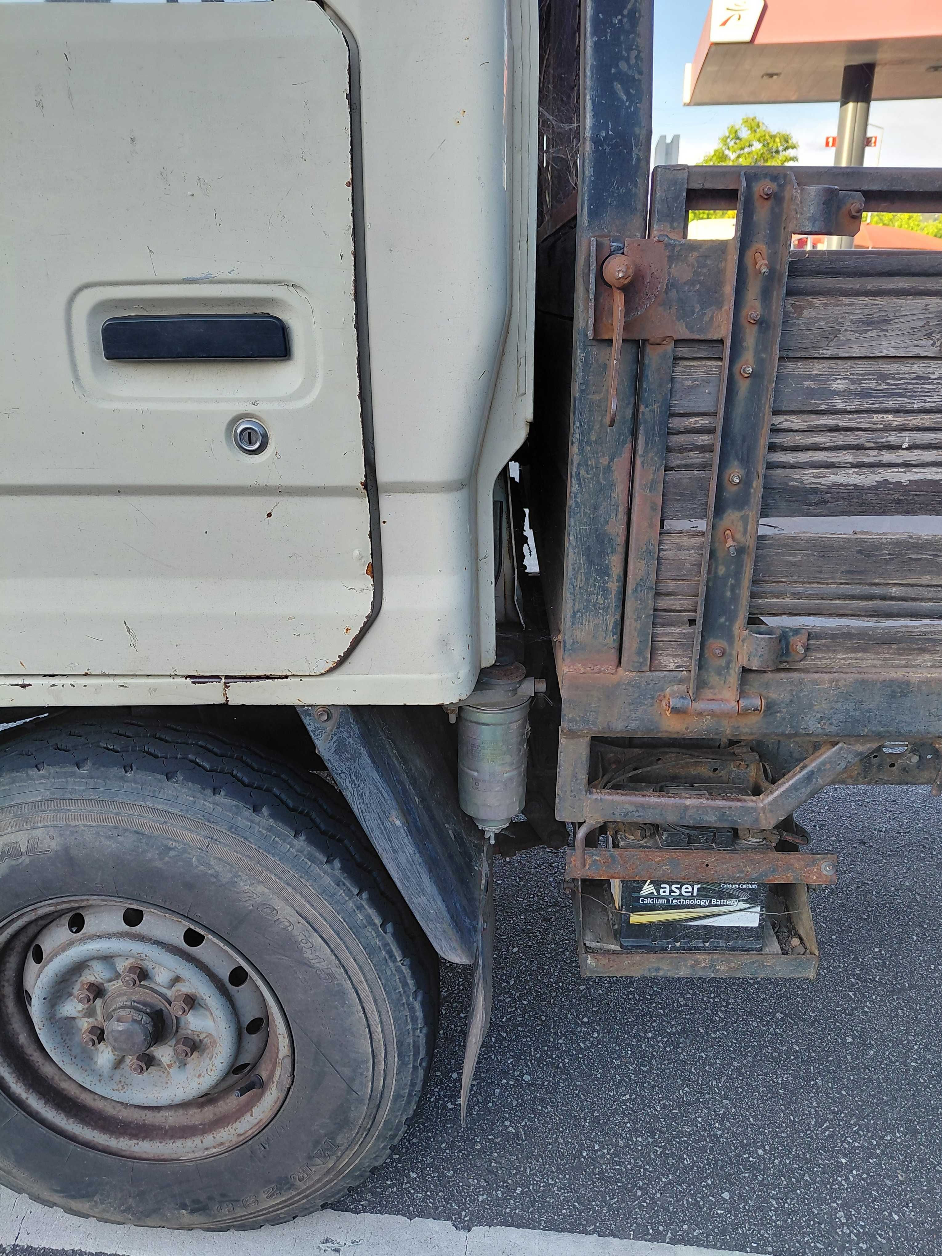 Toyota Dyna 150. Impecável de mecânica. Estado original. Pneus novos.