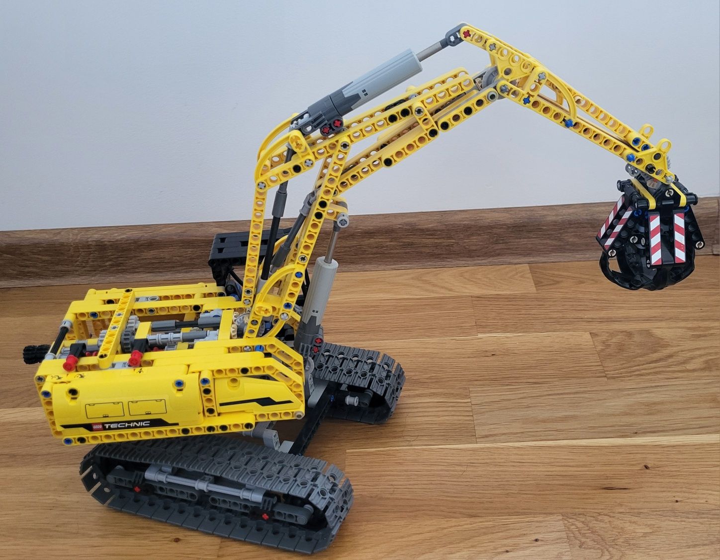 Lego technic koparka 42006