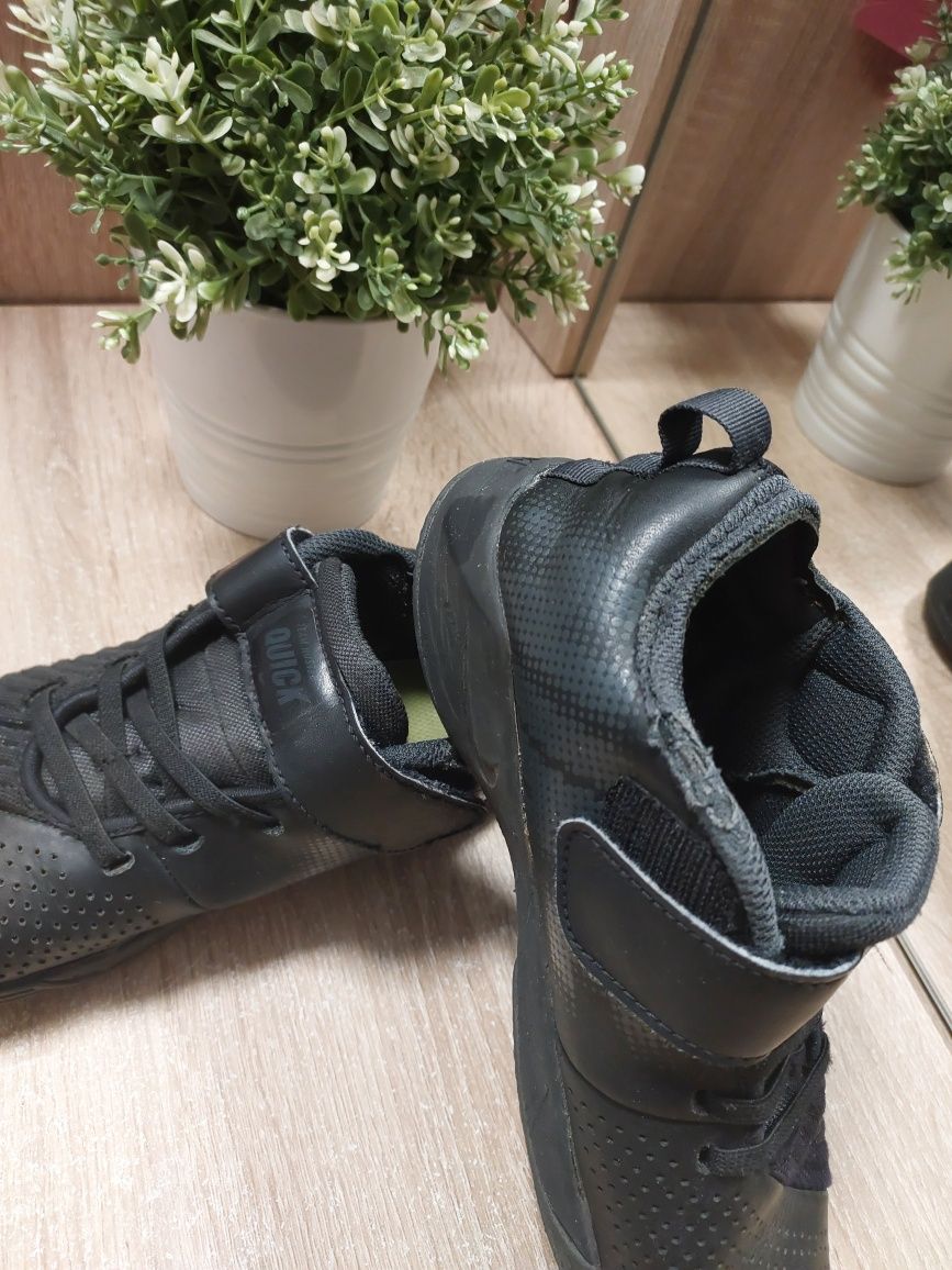 Chłopięce buty Nike Team Hustle Quick