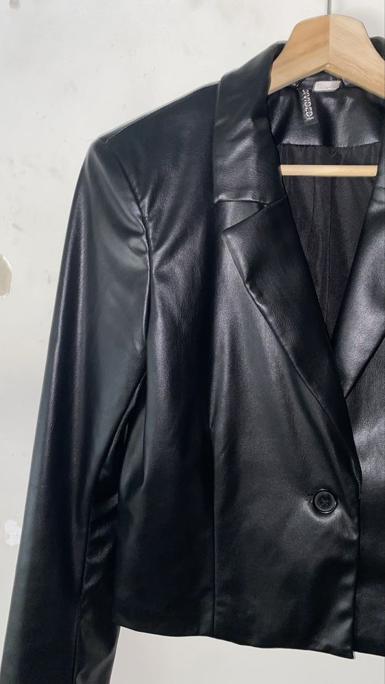 Blazer Clássico H&M Crop Pele Artificial