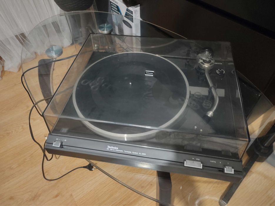 Gramofon Technics system SL -200K