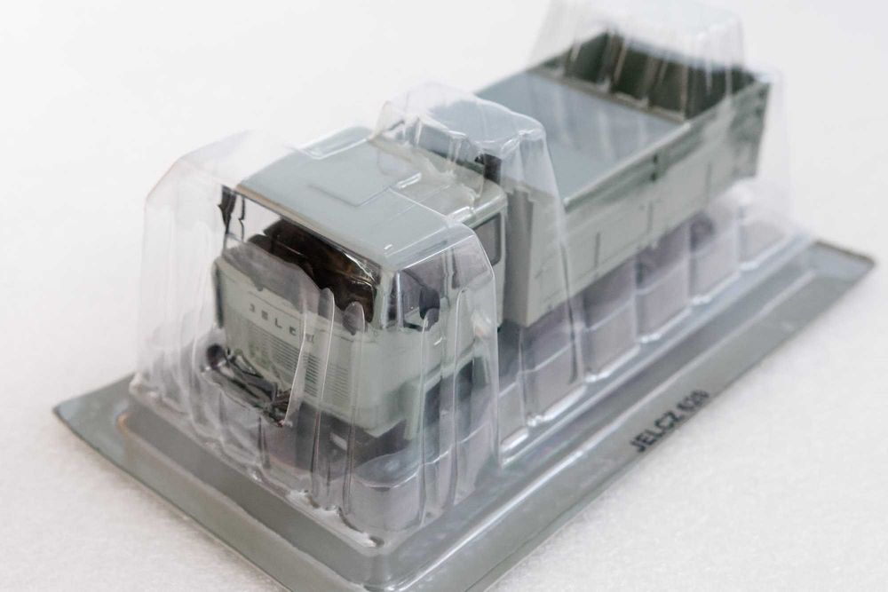 1:43 JELCZ C620 skrzyniowy Kultowe ciężarówki PRL Premium DeAgostini
