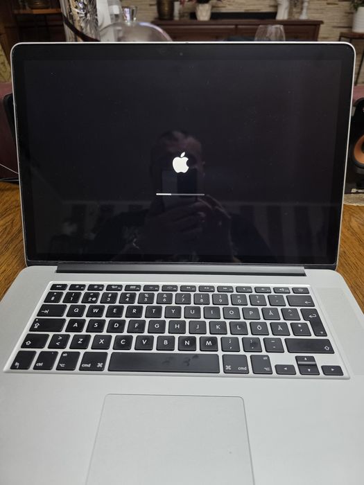 MacBook pro i7 15cali 16GB dysk 1 Tera