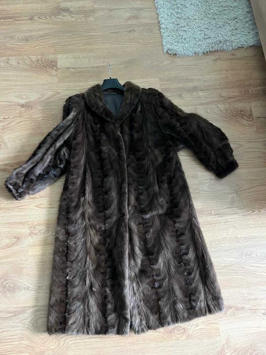 Futro z norek Mobwife