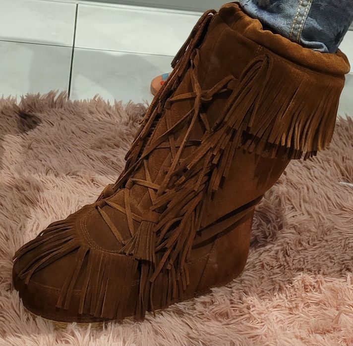 Śniegowce futro wodoodporne Aquazzura  Moon boot  35-37
Aguazzura prem