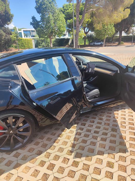 Tesla model 3 performance