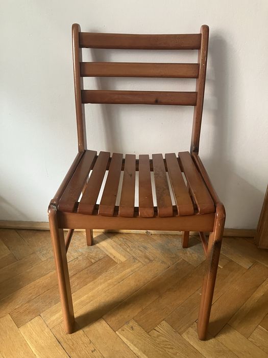 Krzeslo drewniane z oparciem retro szt.1