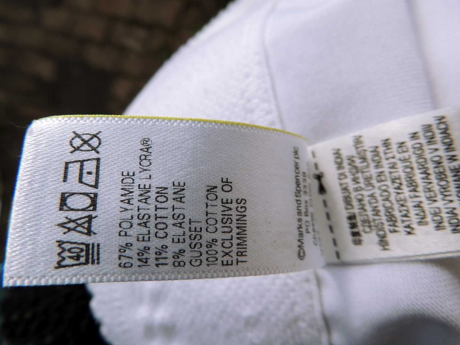 Majtki modelujące *M & S* roz UK 18 (XXL)