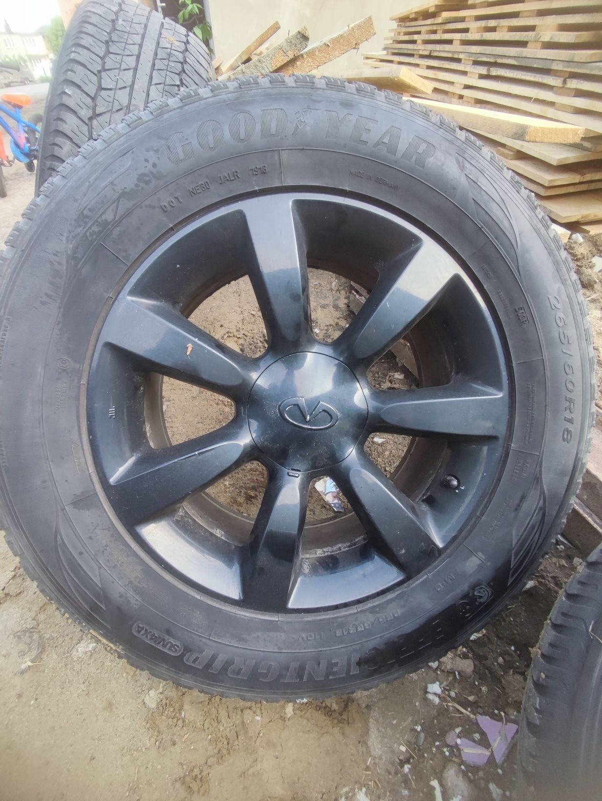Felgi Infiniti FX r18 114.3 z oponami