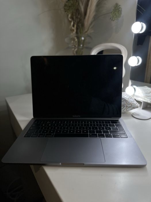 MacBook Pro 2016r. A1706 i7 3,3 Ghz. 16GB RAM 512 GB