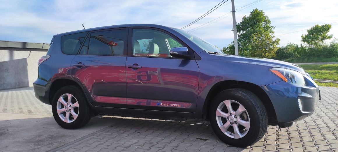 Toyota RAV4 EV Тойота рав 4 електрична