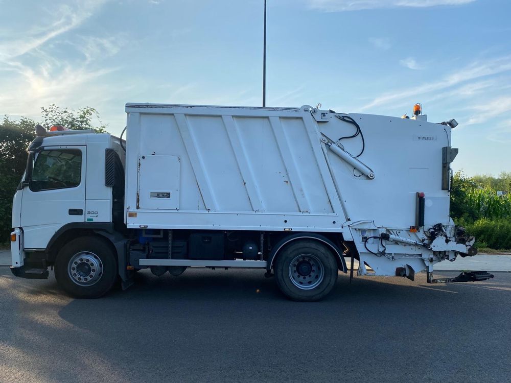 Zabudowa śmieciarka FAUN SL5 UNRR / DWIE KOMORY /ekocel / volvo fm