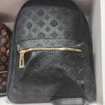 Mochila preta grande