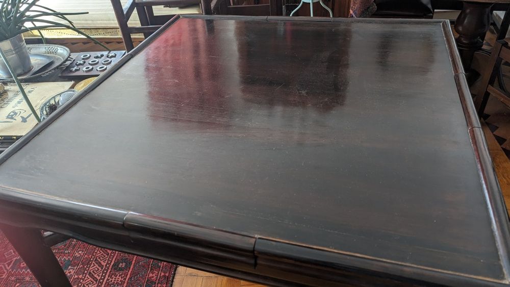 Mesa de mahjong em pau preto