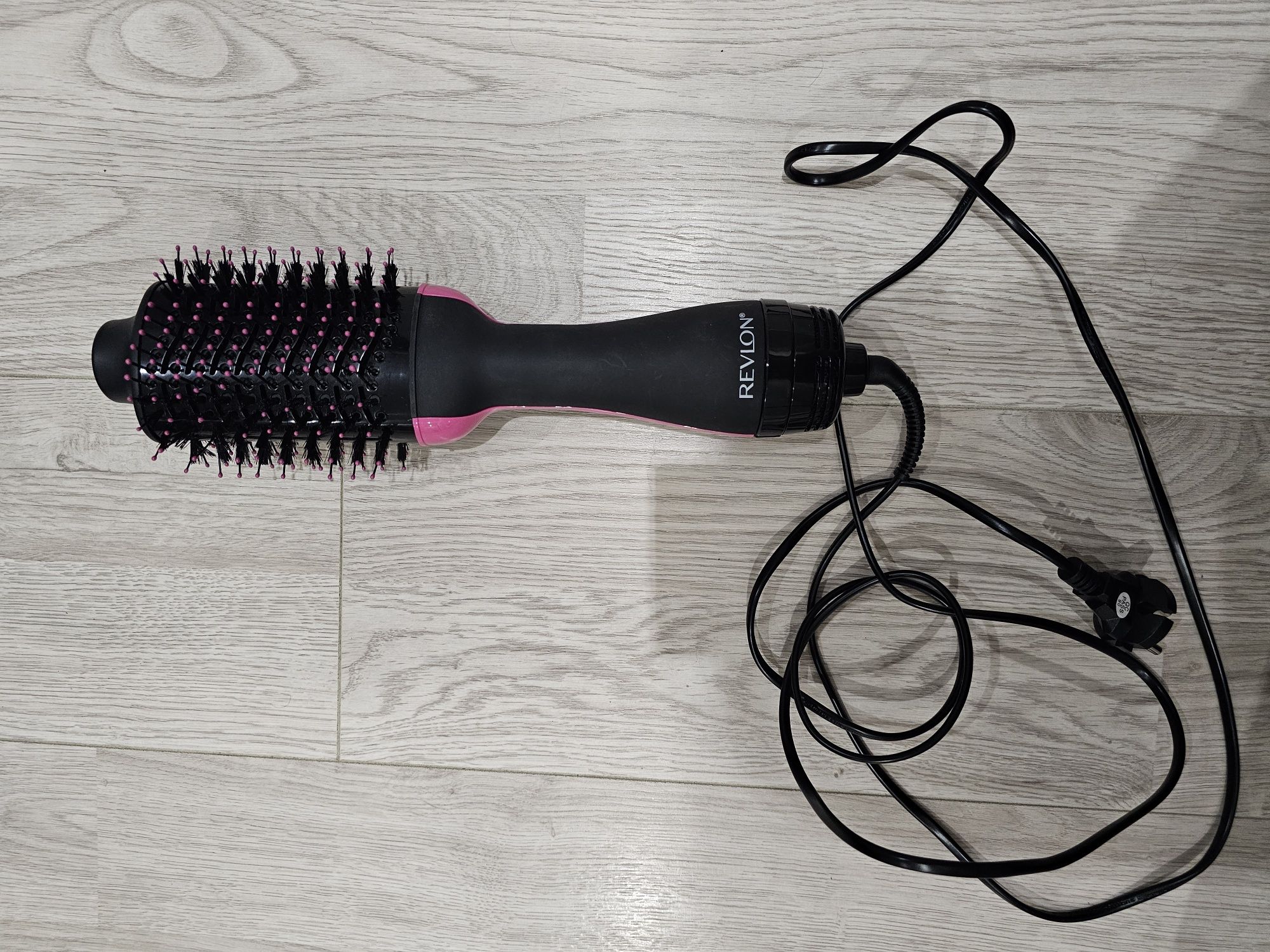 Suszarka szczotka lokówka Revlon