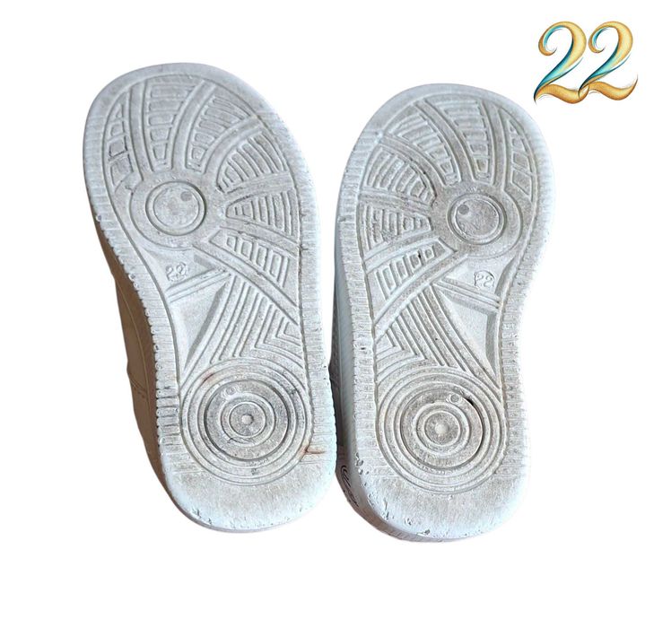 Sapatilhas Brancas 22