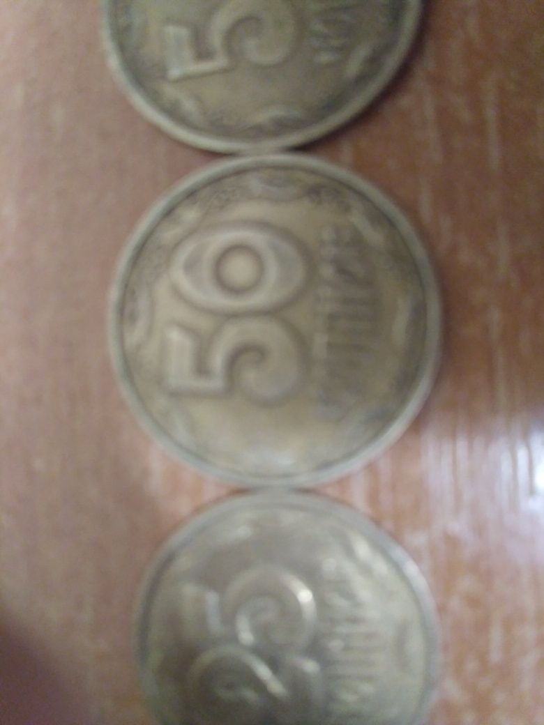 Продам монети украини