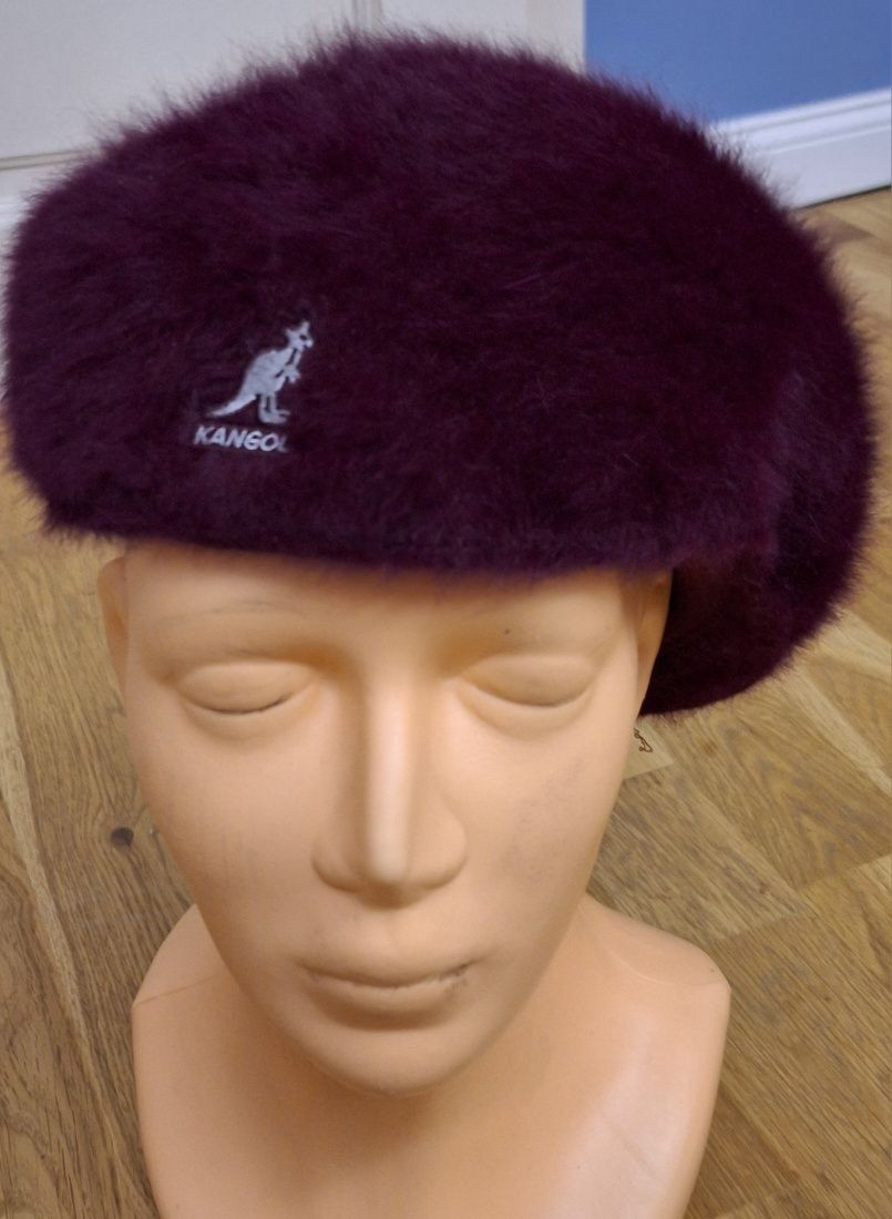Kaszkiet Kangol z angorą  że statusem kultowym