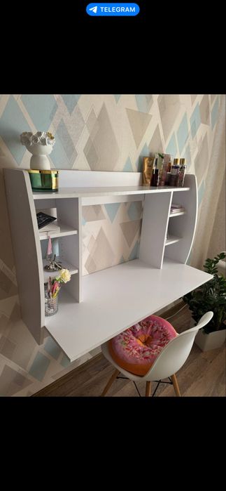 Стол навесной в белом цвете