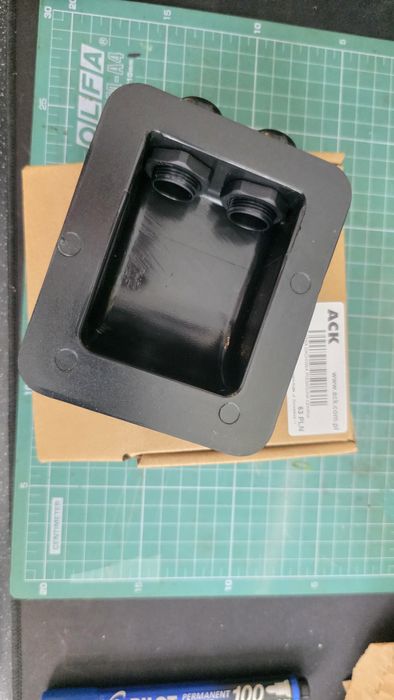 Przelotka dachowa podwójna czarna ACK