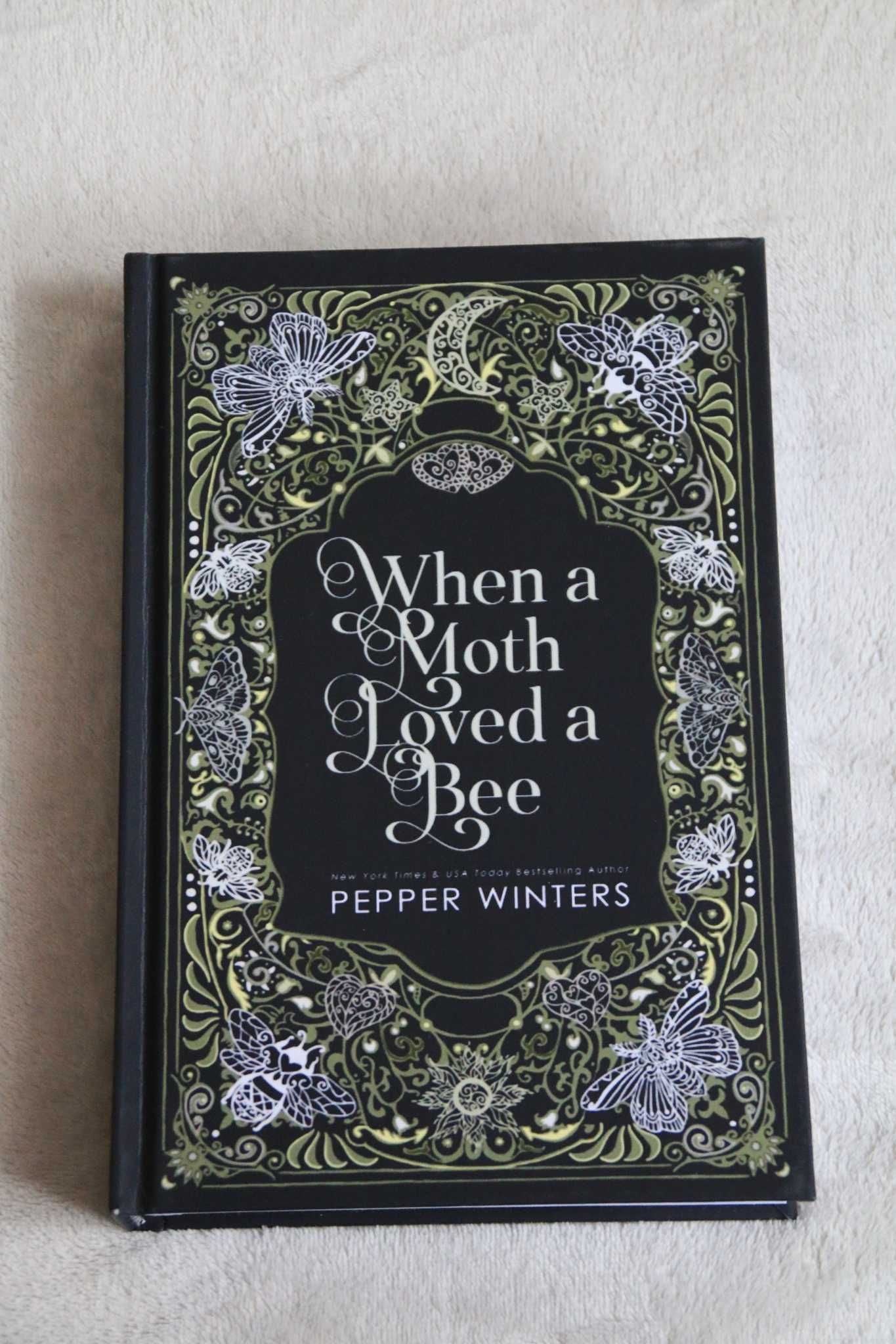 Nowa książka fantasy - When a Moth Loved a Bee - Pepper Winters