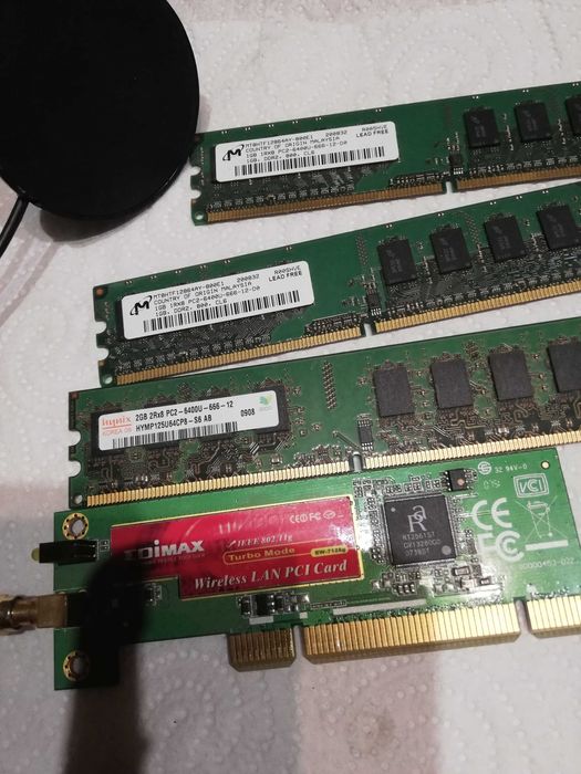 Części do komputera antena pamięć RAM DDR 4 GB