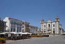Oportunidade Única de Investimento na Praça do Giraldo!
