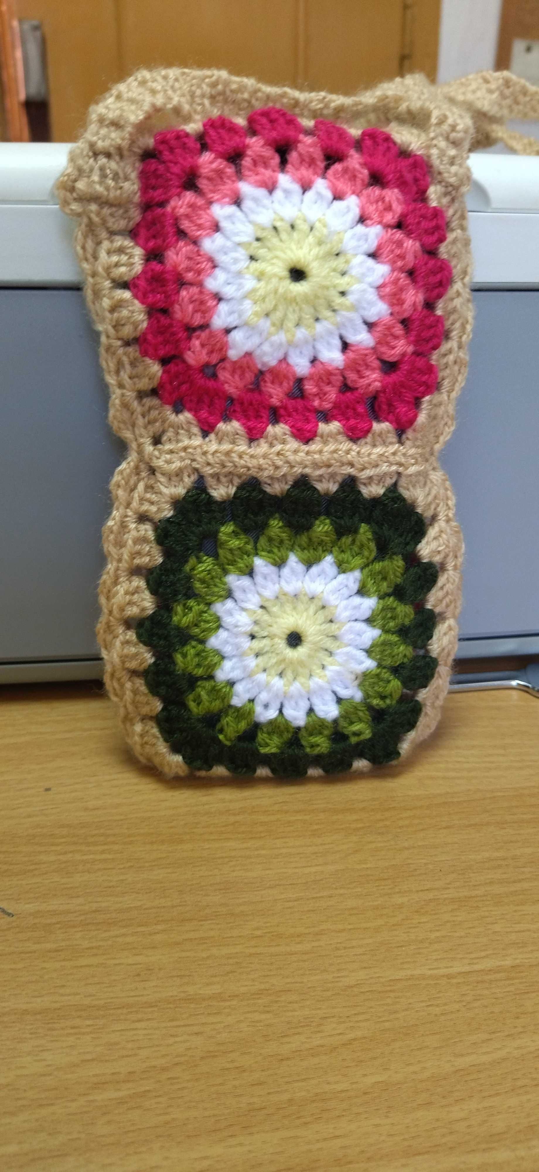 Bolsa para telemóvel em crochet- Baixa de preço