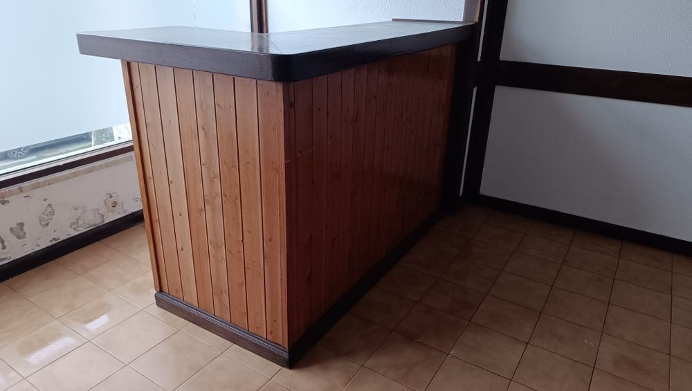 Balcão em madeira
