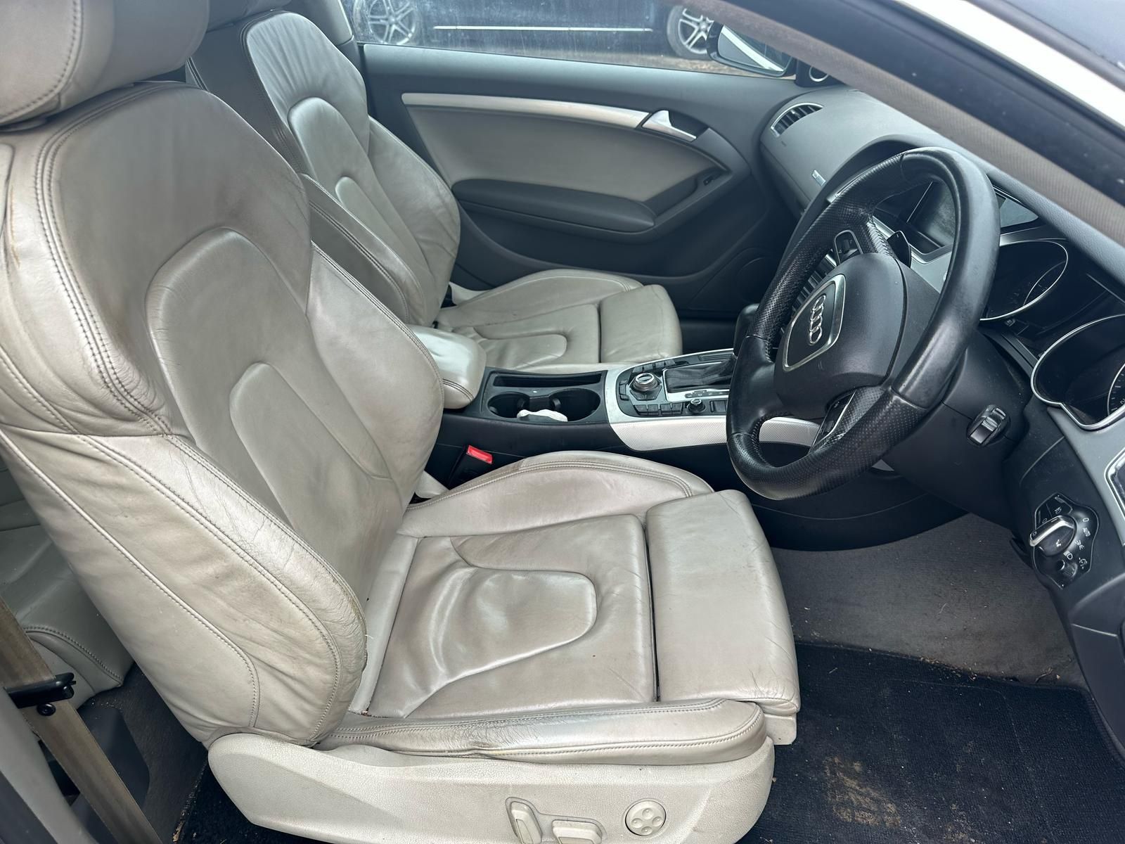 Audi A5 2.7tdi  bogate wyposażenie.