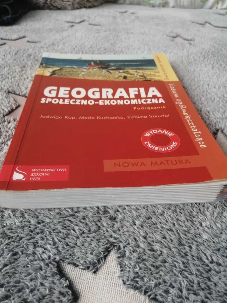 Nowy podręcznik geografia społeczno- ekonomiczna