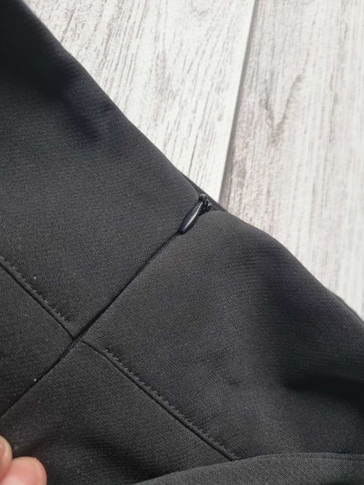 Юбка карандаш чёрная классическая на худенькую девушку