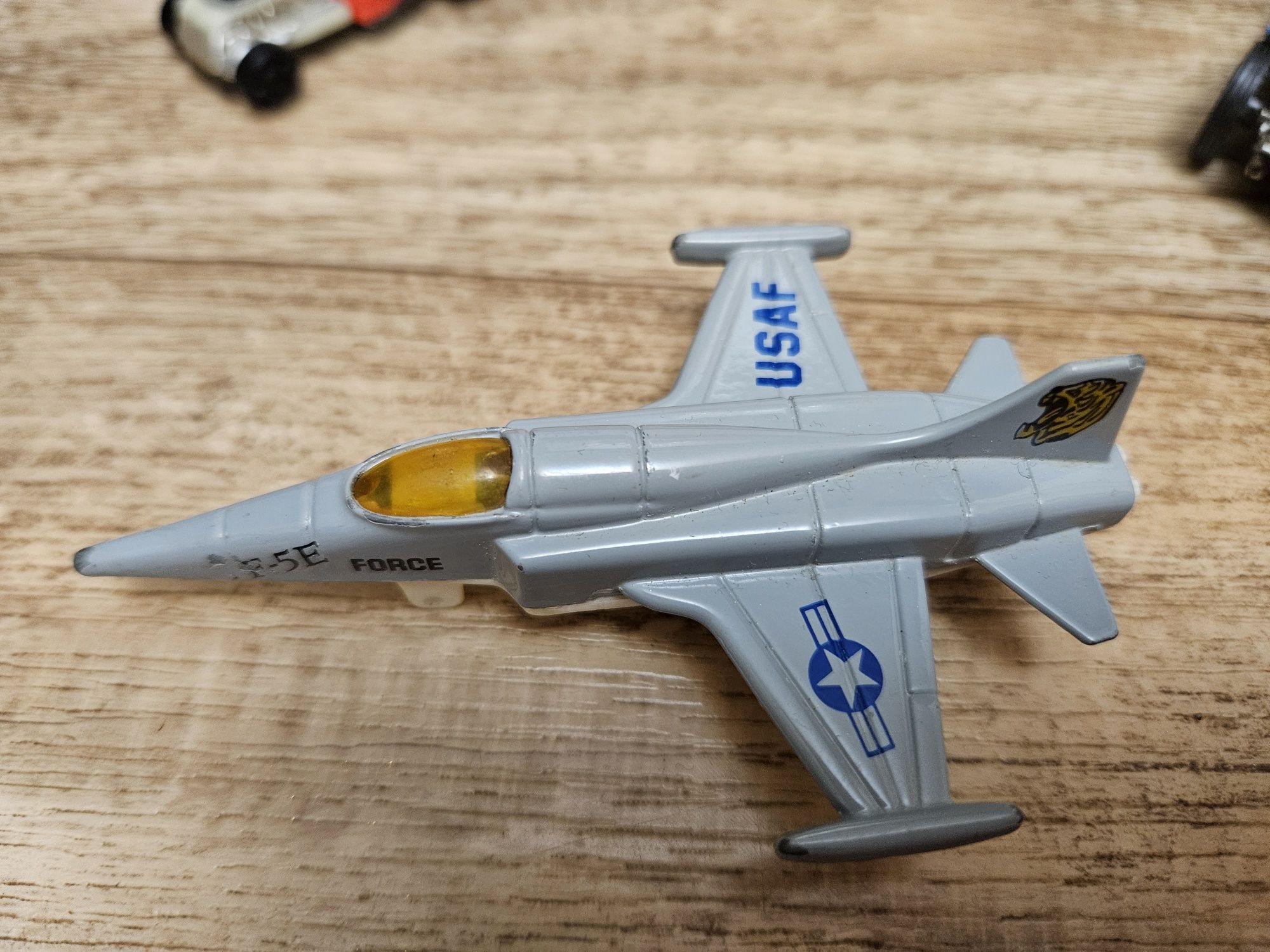 Літак F-5E метал+пластик