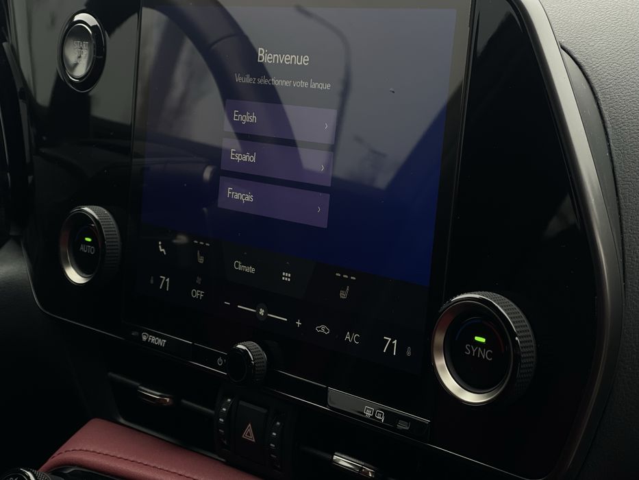 LEXUS NX250 2024 14 тыс км