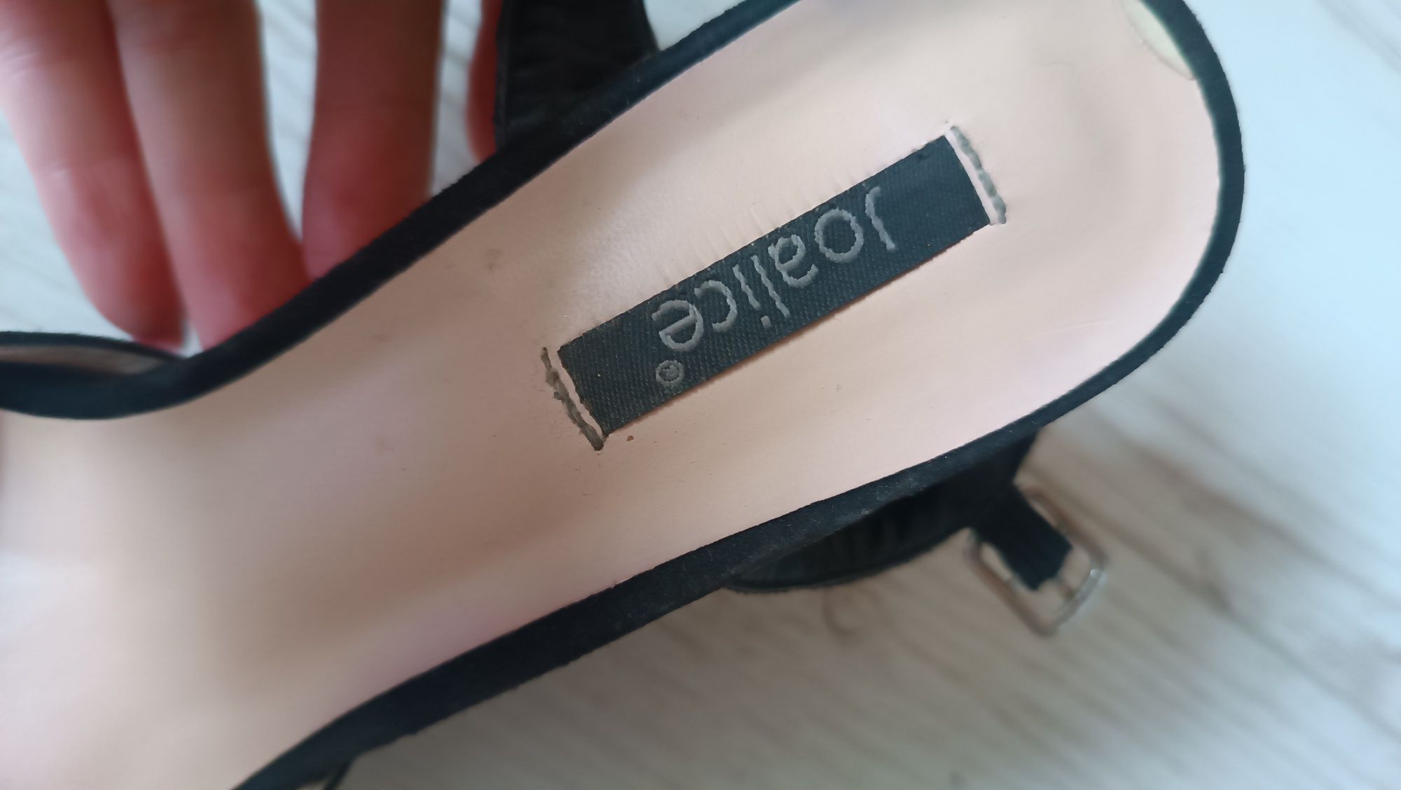 Buty na obcasie czarne