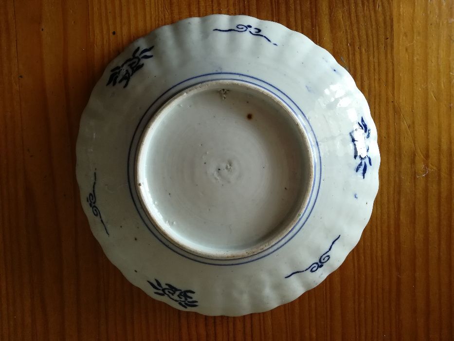 Prato em porcelana japonesa, com decoração Imari