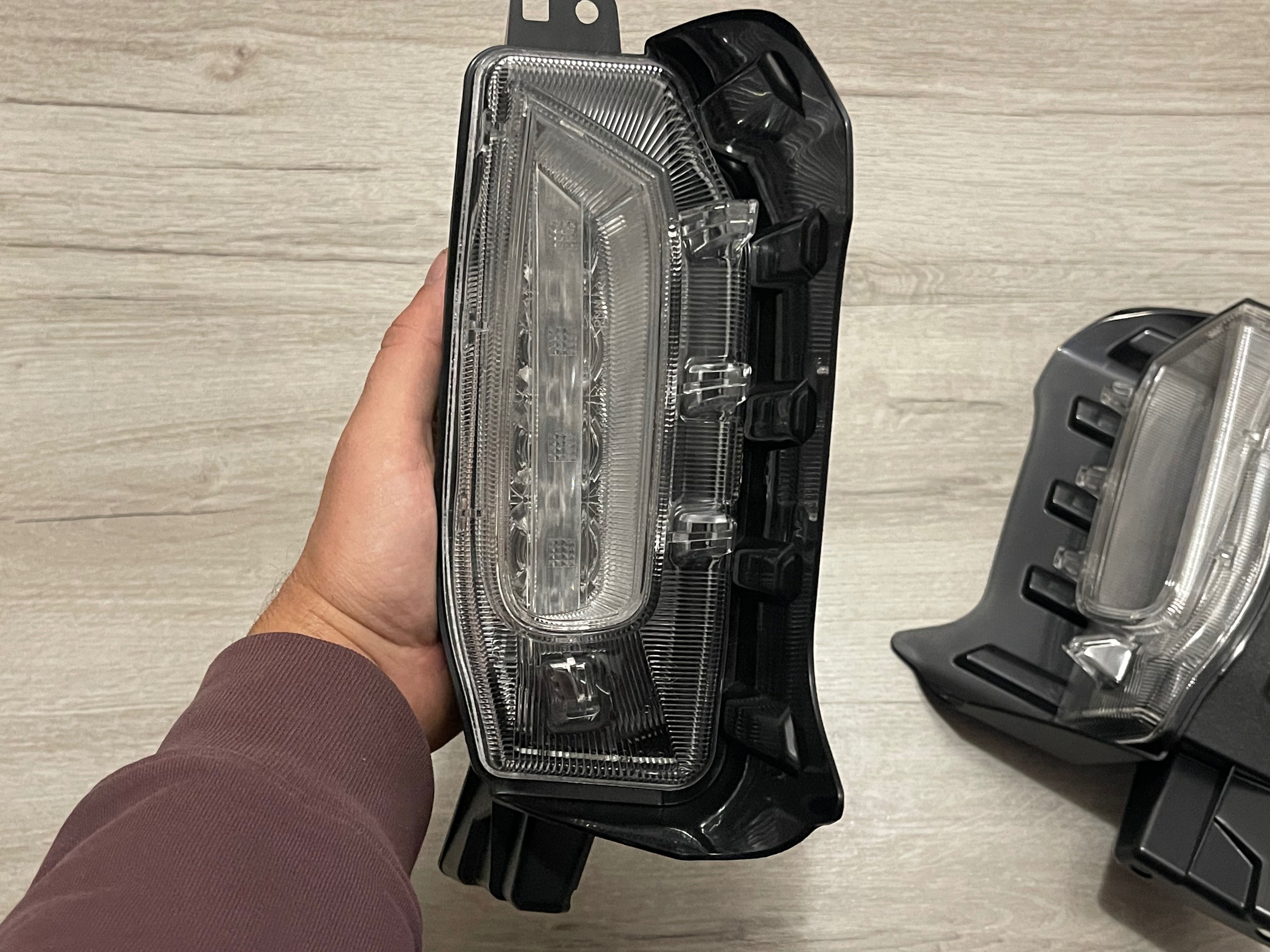 Lampy DRL Led Toyota Prius Plus V 2015 +