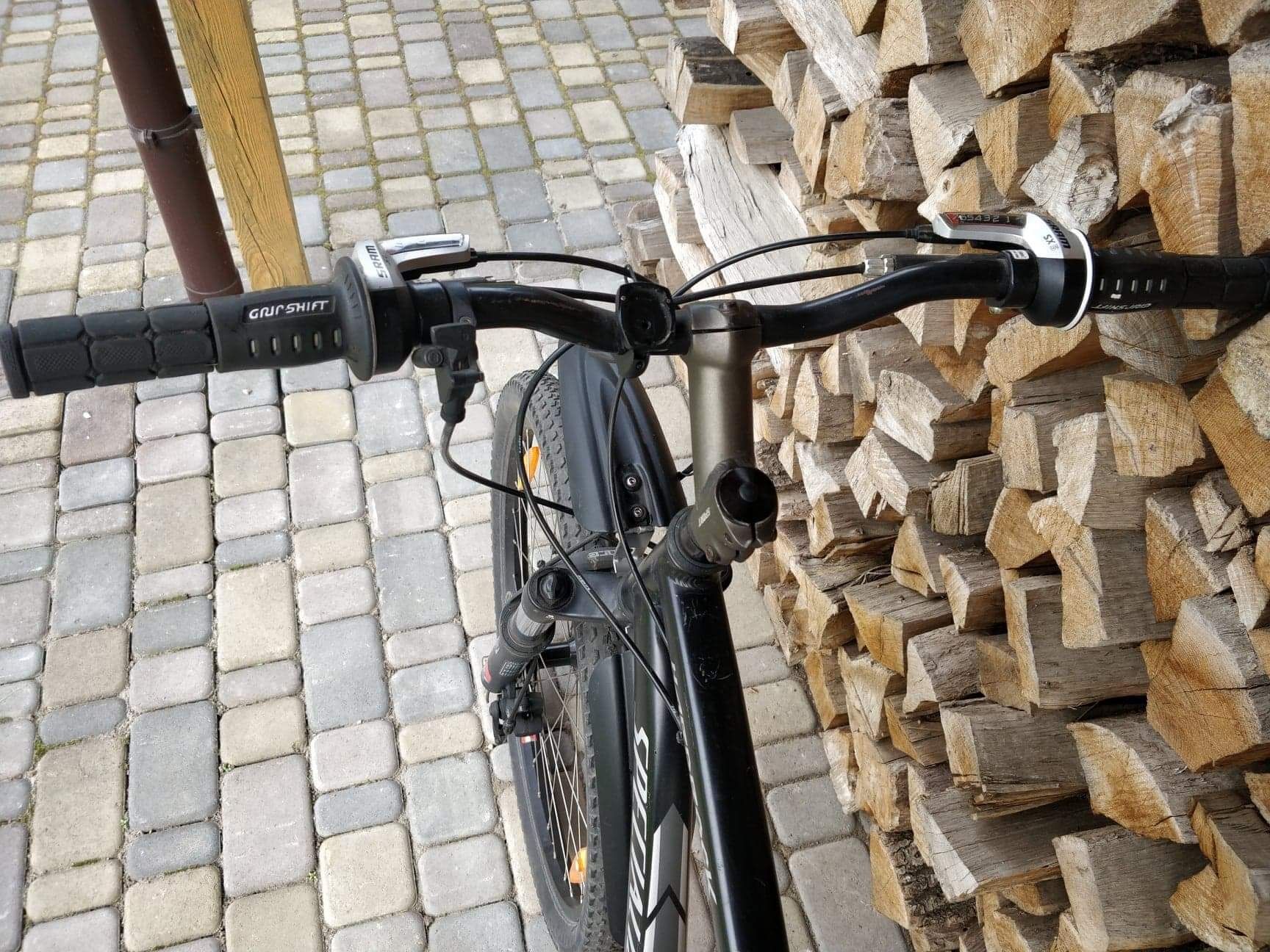 велосипед Specialized Hardrock вилка RockShox