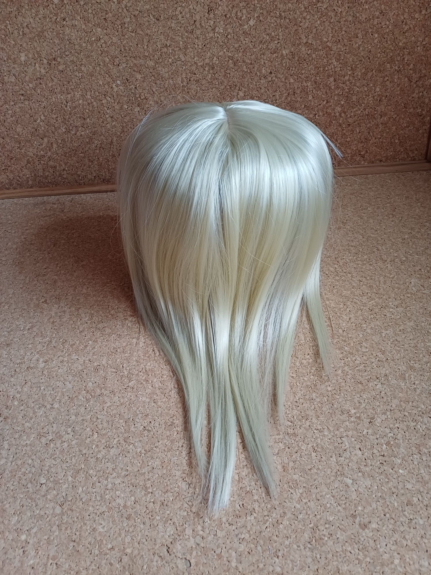 Extensão / topper de cabelo.
Cerca de 35 cm.