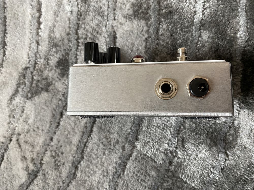 Spaceman effects saturn VI harmonic booster