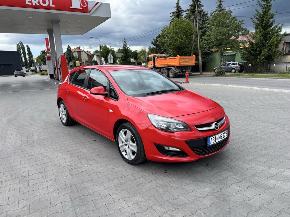 Opel Astra J LIFT 1.6 16v Klima Alu I Opłacona!