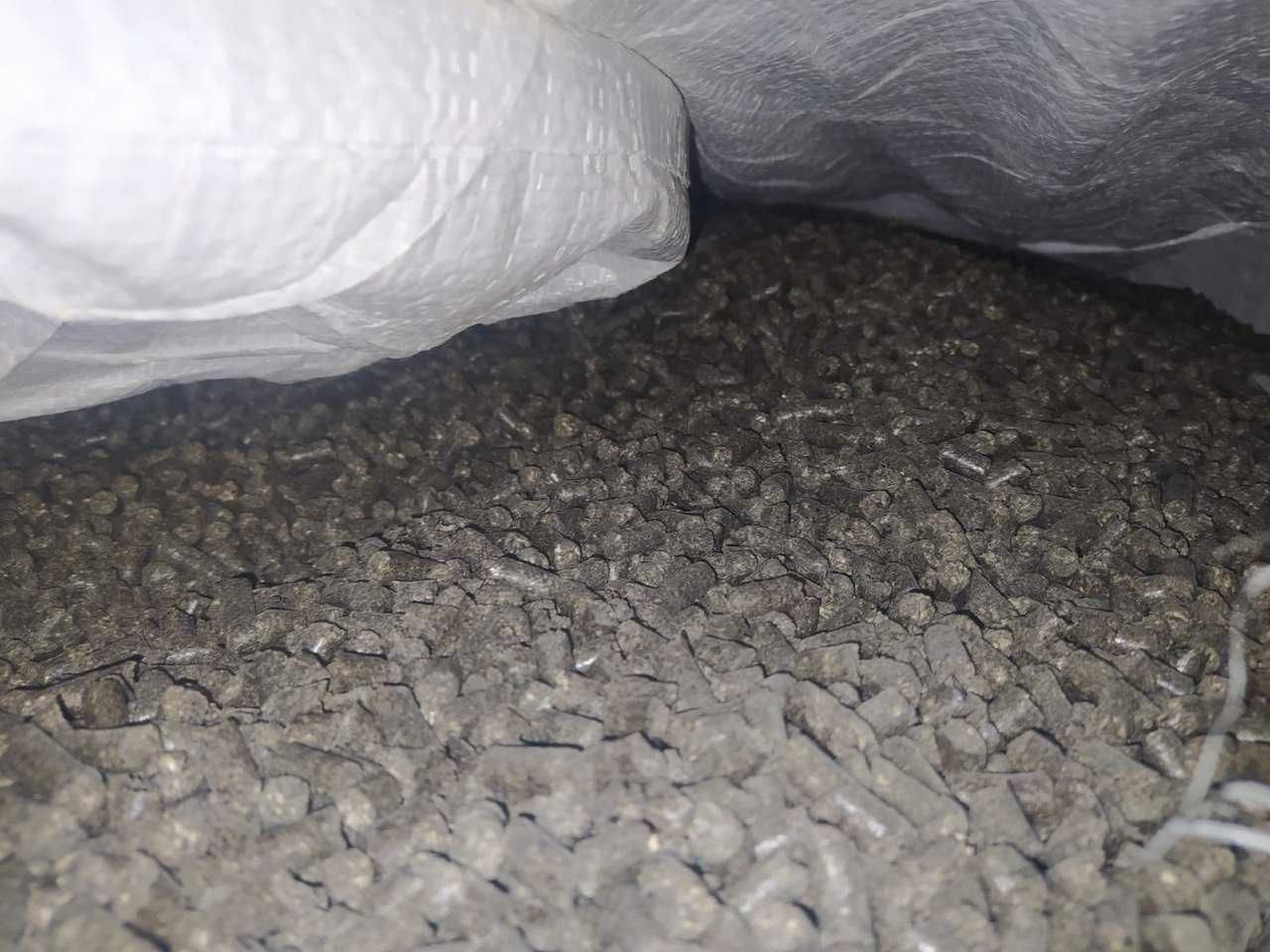 Pellet z łuski słonecznika z dostawą (min. zamówienie - 1 TIR/22 tony)