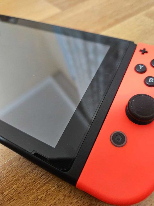 Nintendo Switch. Зарядна док-станція + контролери Hori - в подарунок