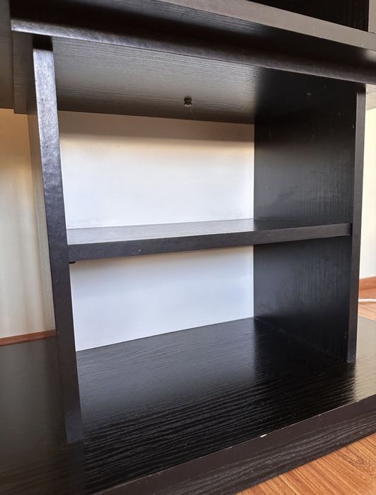 Szafka RTV obrotowa pod telewizor kolor czarny.