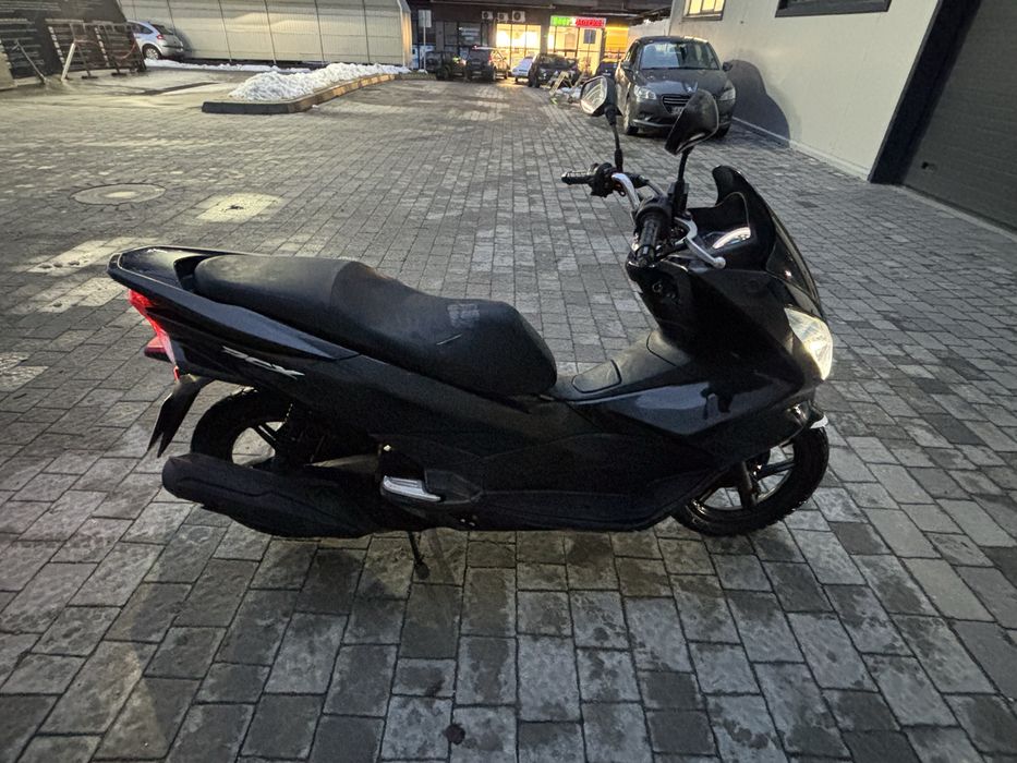 Продам Honda PCX 125